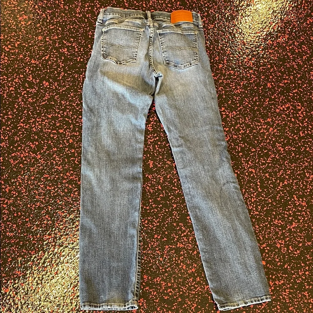 Lucky Brand Straight Leg Jeans - Picture 3 of 12